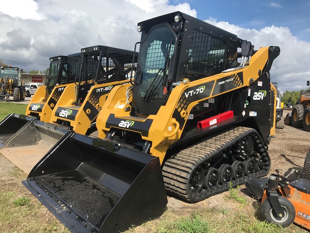 ASV VT70 compact track loader - Vertical Lift