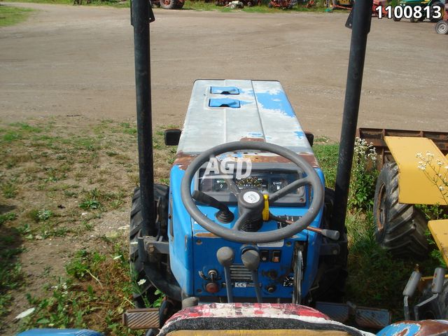 Tractors  New Holland 4330V Tractor Photo