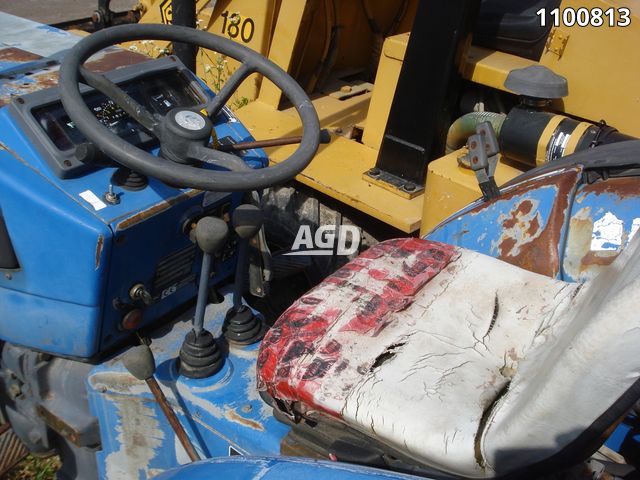 Tractors  New Holland 4330V Tractor Photo