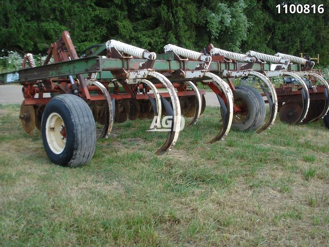 Tillage - Discs  Glencoe SOIL SAVER Disc Chisel Photo