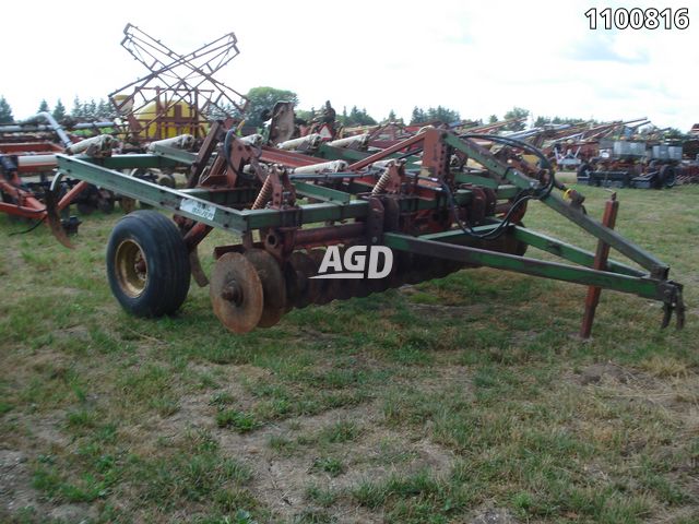 Tillage - Discs  Glencoe SOIL SAVER Disc Chisel Photo