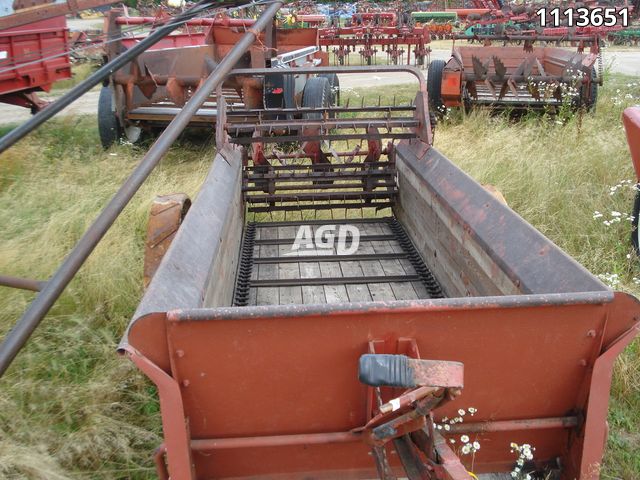 Manure Equipment  International Harvester Ground Drive Manure Spreader Photo