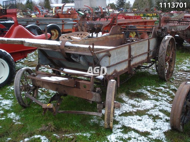 Manure Equipment  International Harvester Ground Drive Manure Spreader Photo