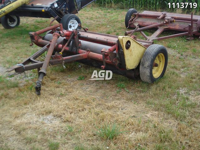 Hay/Forage/Livestock  New Holland 404 Hay Conditioner Photo