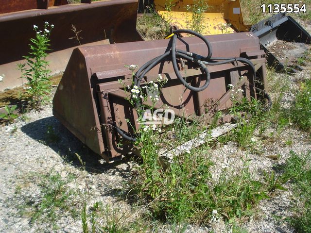 Attachments  68" Bucket Photo