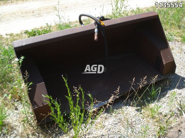 Attachments  68" Bucket Photo