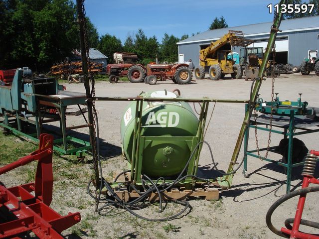 Chemical/Fertilizer Application  Calsa 100 Gallon Sprayer - 3PT/Mounted Photo