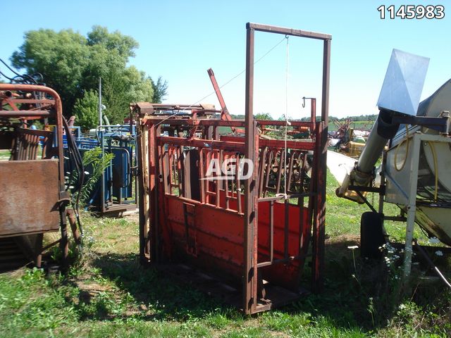 1 Cattle Squeeze