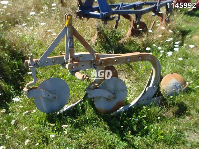 Tillage - Plows  Massey Ferguson 2F Plow Photo