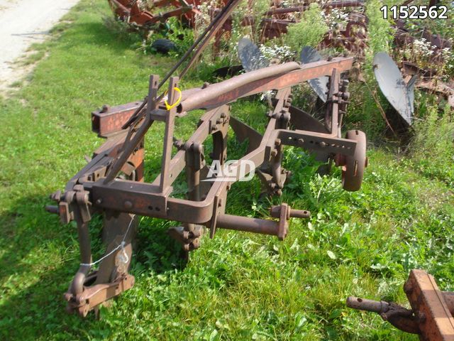 Tillage - Plows  International Harvester 4F Plow Photo