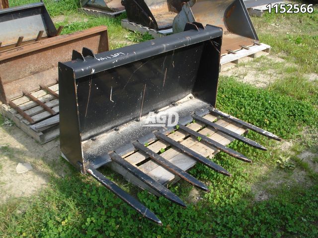 Attachments  48" Manure Fork Photo