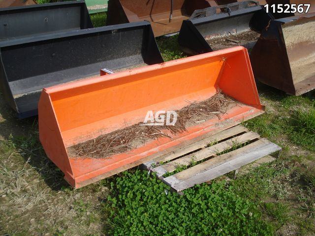 Attachments  Kubota L1769 Bucket Photo