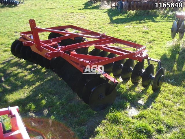 Tillage - Discs  Massey Ferguson 10' Disc Photo