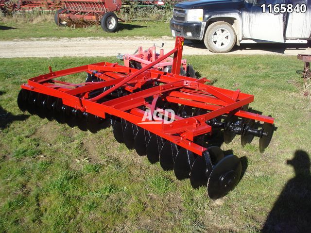 Tillage - Discs  Massey Ferguson 10' Disc Photo