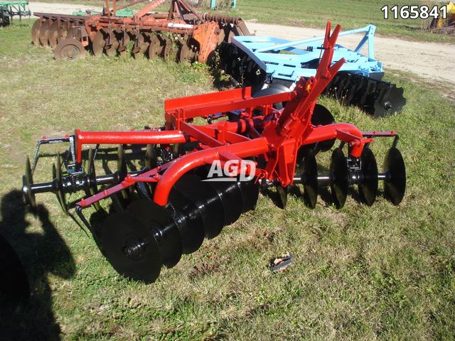 Tillage - Discs  Massey Ferguson 6' Disc Photo