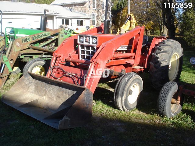 International Harvester 584 Tractor