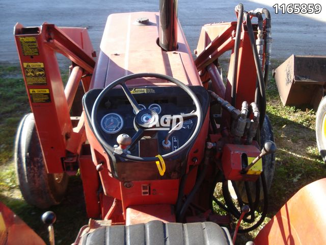 Tractors  International Harvester 584 Tractor Photo