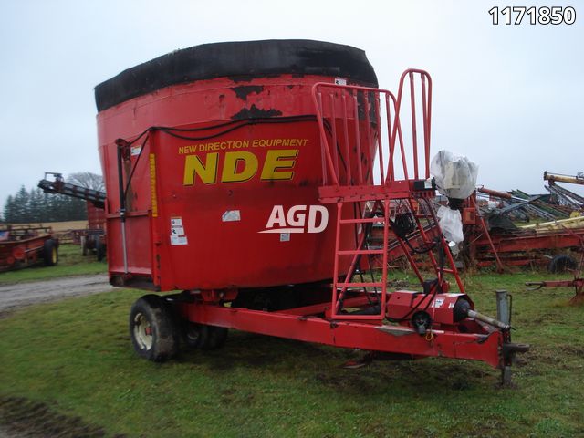 Hay/Forage/Livestock  NDE 804 TMR Mixer Photo