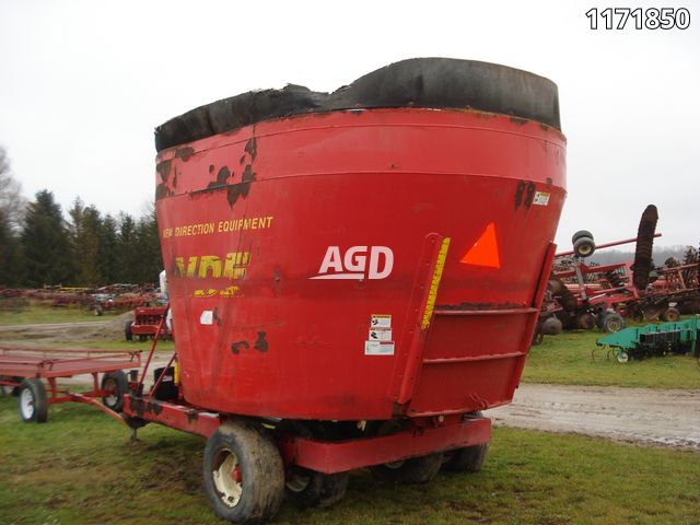 Hay/Forage/Livestock  NDE 804 TMR Mixer Photo