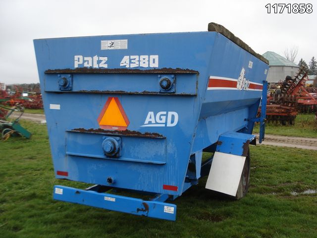 Hay/Forage/Livestock  Patz 4380 TMR Mixer Photo