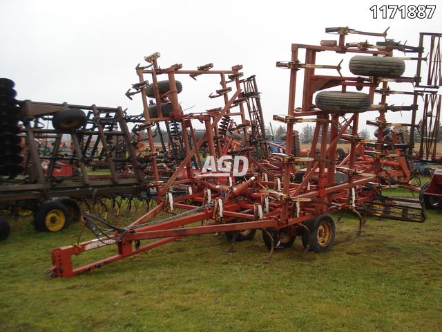 Wil-Rich 26FT Cultivator