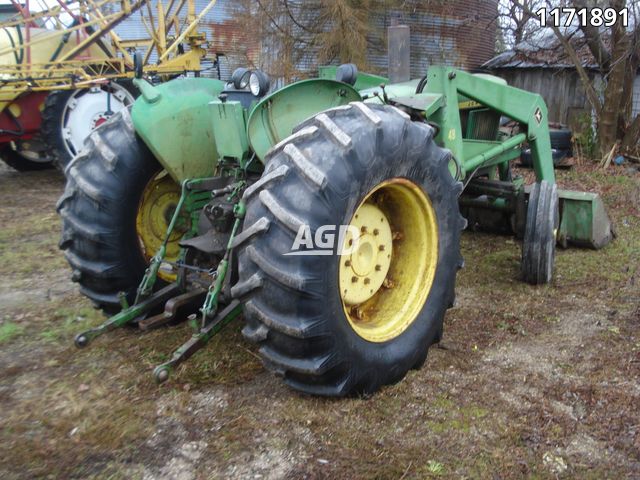 Tractors  John Deere 2120 Tractor Photo