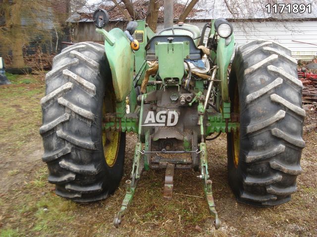 Tractors  John Deere 2120 Tractor Photo