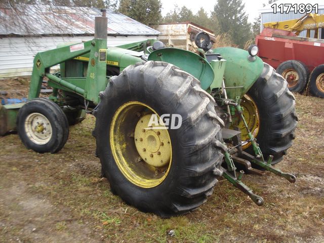 Tractors  John Deere 2120 Tractor Photo