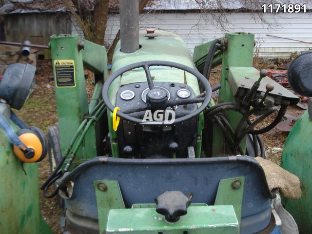 Tractors  John Deere 2120 Tractor Photo