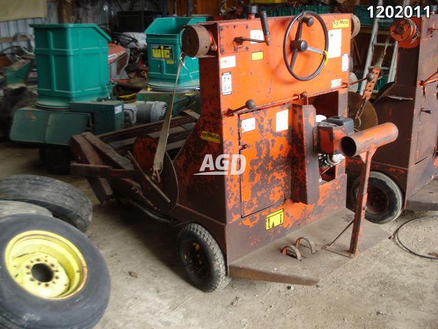 AgriMetal Gas Bale Unroller