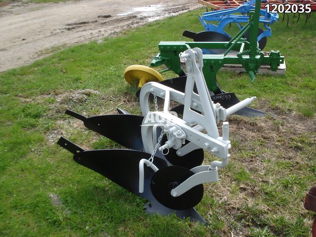 Tillage - Plows  Dearborn 2F Plow Photo