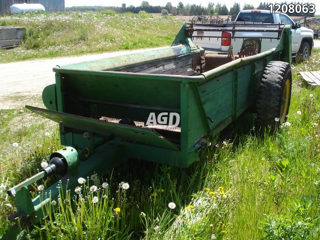 John Deere Double Beater Manure Spreader