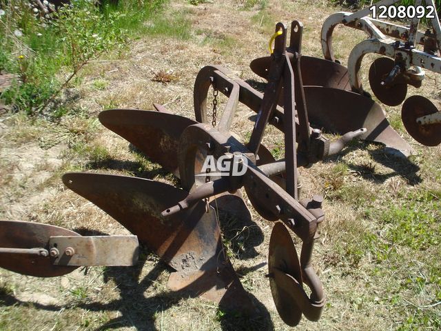 Tillage - Plows  2F Plow Photo