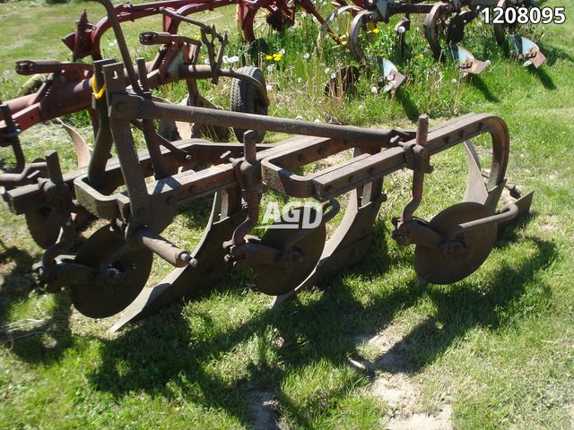 Tillage - Plows  International Harvester 3F Plow Photo