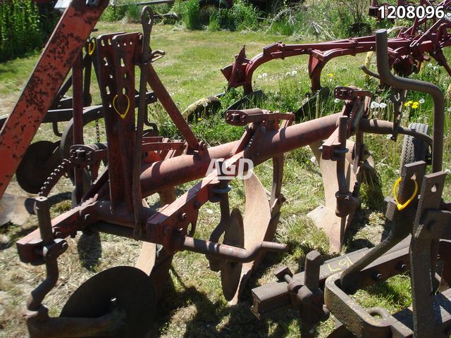 Tillage - Plows  Kverneland 3F Plow Photo