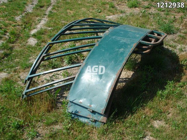 Round bale feeder