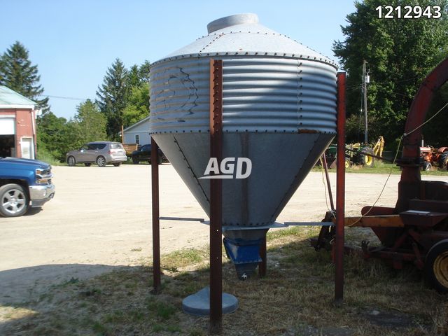 Miscellaneous  Vertical Hopper Feeder Photo