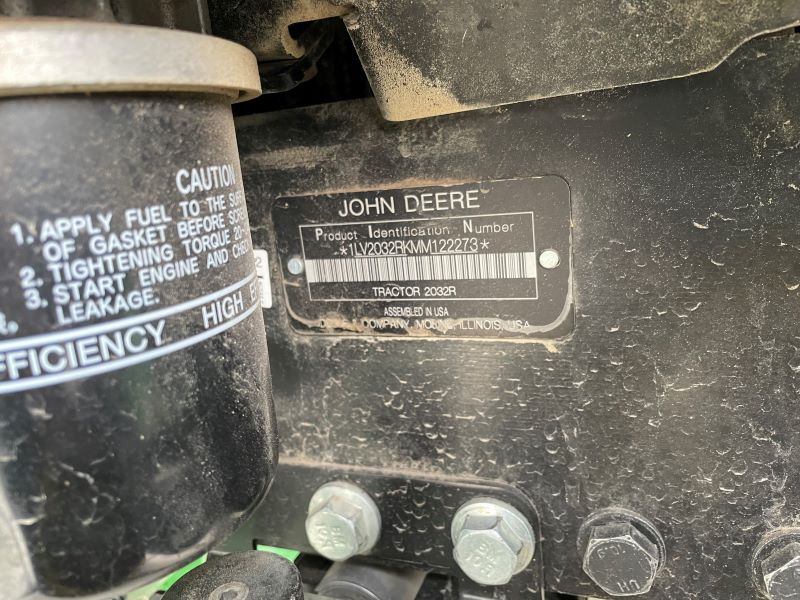 Landscape & Construction  2021 JOHN DEERE 2023R TRACTOR - We Finance All Types of Credit! Photo