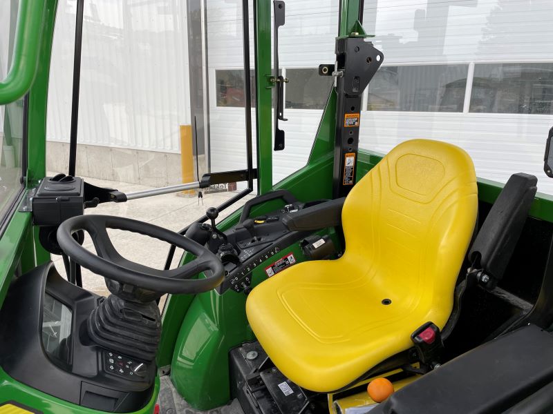 Landscape & Construction  2021 JOHN DEERE 2023R TRACTOR - We Finance All Types of Credit! Photo