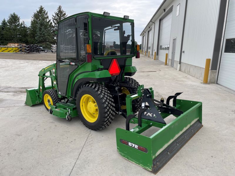 Landscape & Construction  2021 JOHN DEERE 2023R TRACTOR - We Finance All Types of Credit! Photo