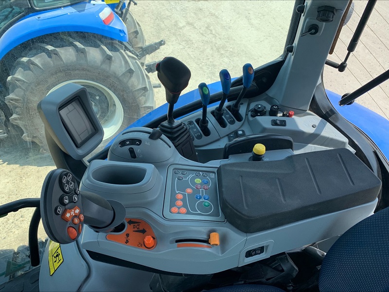 Agriculture  2019 NEW HOLLAND T6.155 TRACTOR AND LOADER - We Finance All Types of Credit! Photo