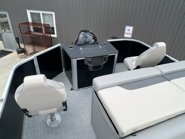Princecraft Boats  Princecraft Sportfisher 23 2RS Pontoon Boat Photo