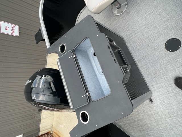 Princecraft Boats  Princecraft Sportfisher 23 2RS Pontoon Boat Photo