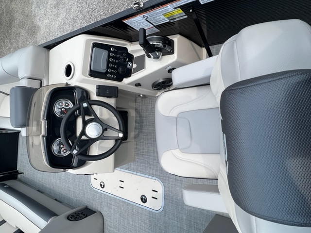 Princecraft Boats  2023 Princecraft Quorum 25RL Pontoon Boat Photo