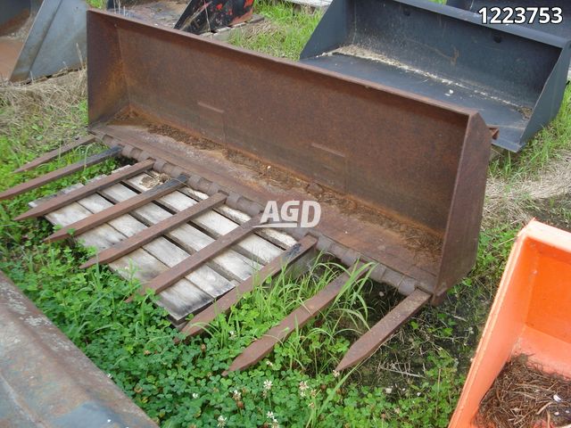 Attachments  Frey 6ft Manure Fork Photo