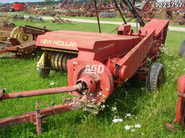 Hay/Forage/Livestock  New Holland 273 Square Baler - Small Photo