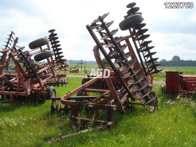 Tillage - Discs  Allis Chalmers 2500 Disc Photo