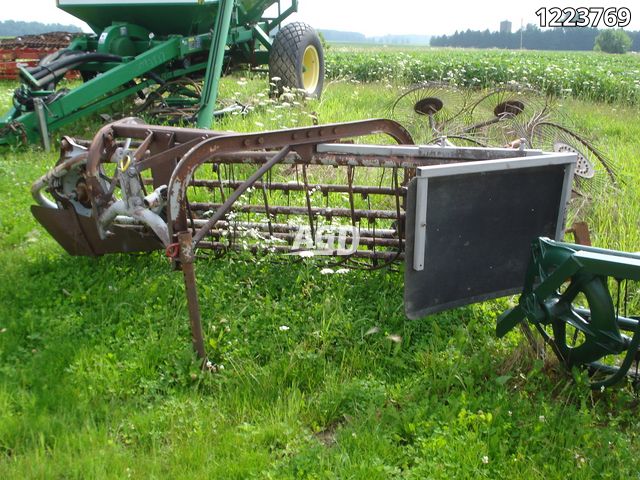 Hay/Forage/Livestock  Ferguson Bar Rollover Rake Photo