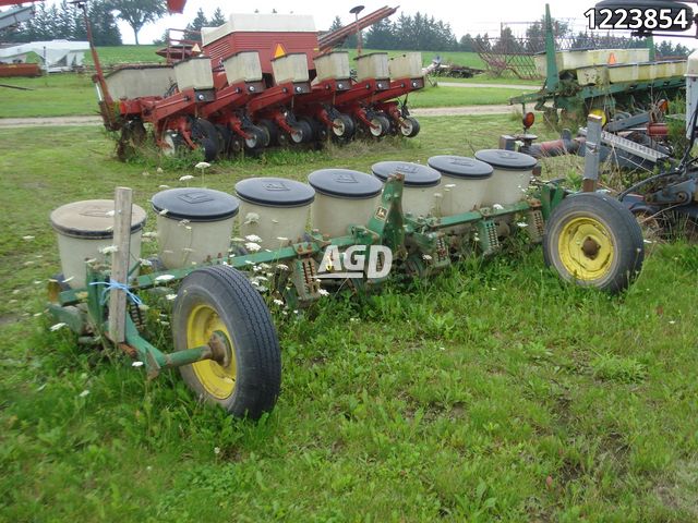 Planting  John Deere 71 Planter Photo