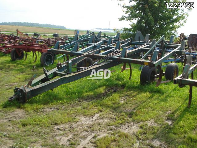 John Deere 13-15 Tooth Chisel Plow